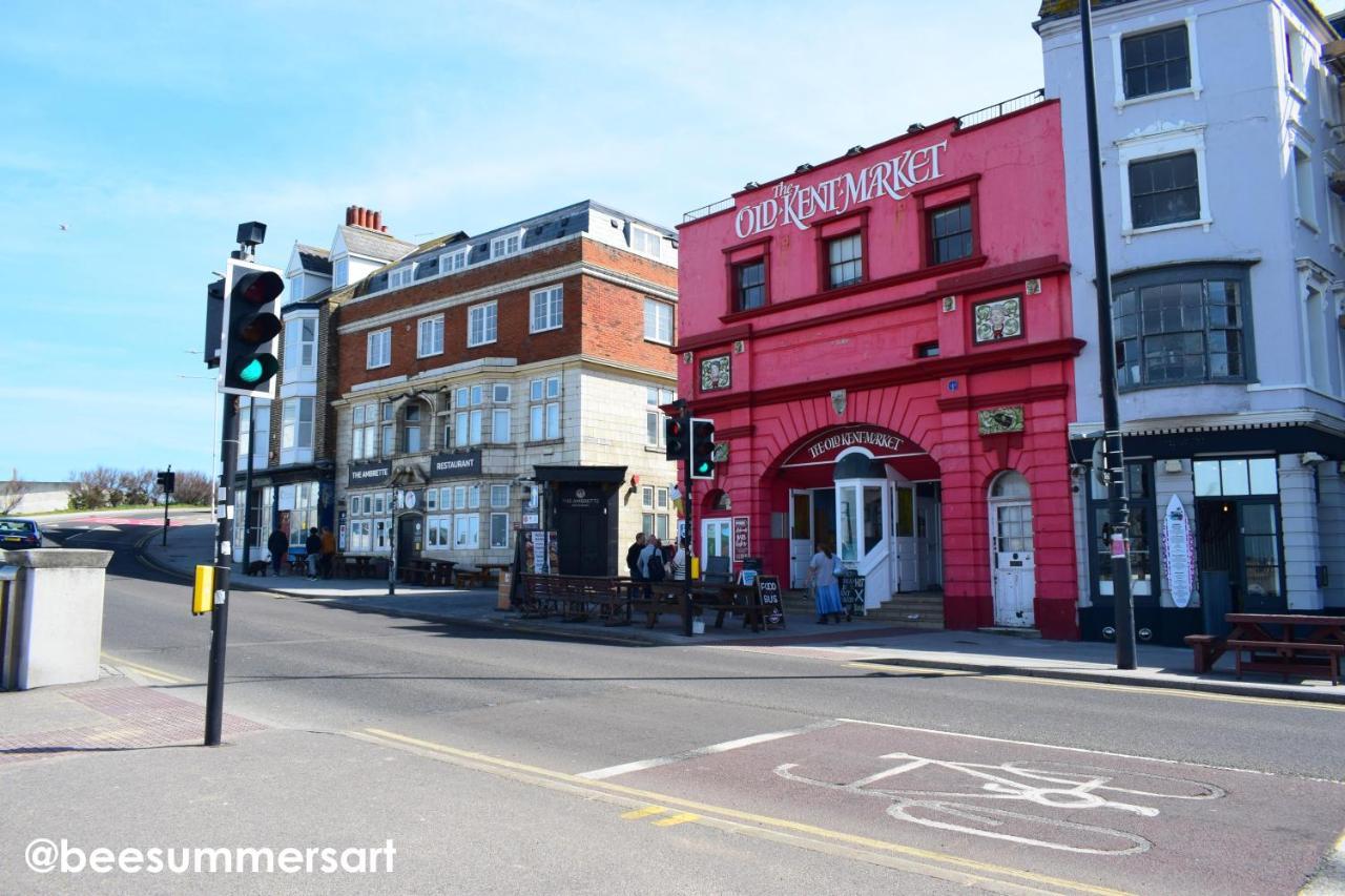 Captain's Quarters - Stunning Sea Views Margate