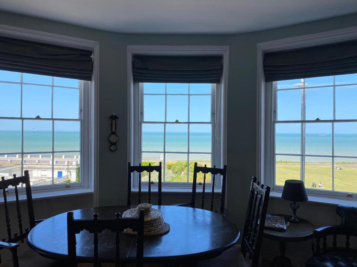 Captain's Quarters - Stunning Sea Views